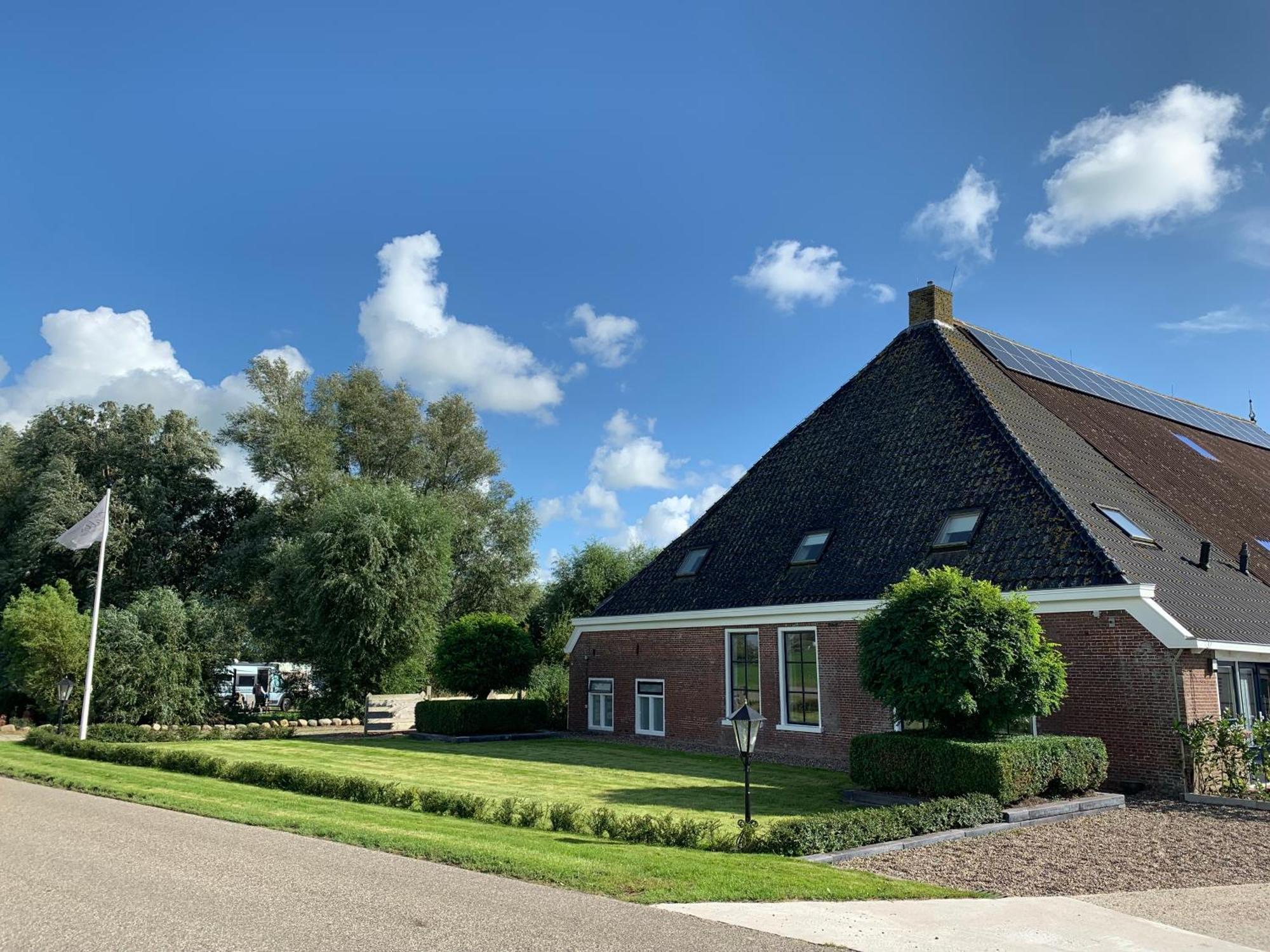 Bed And Breakfast De Salix Hitzum Exteriör bild